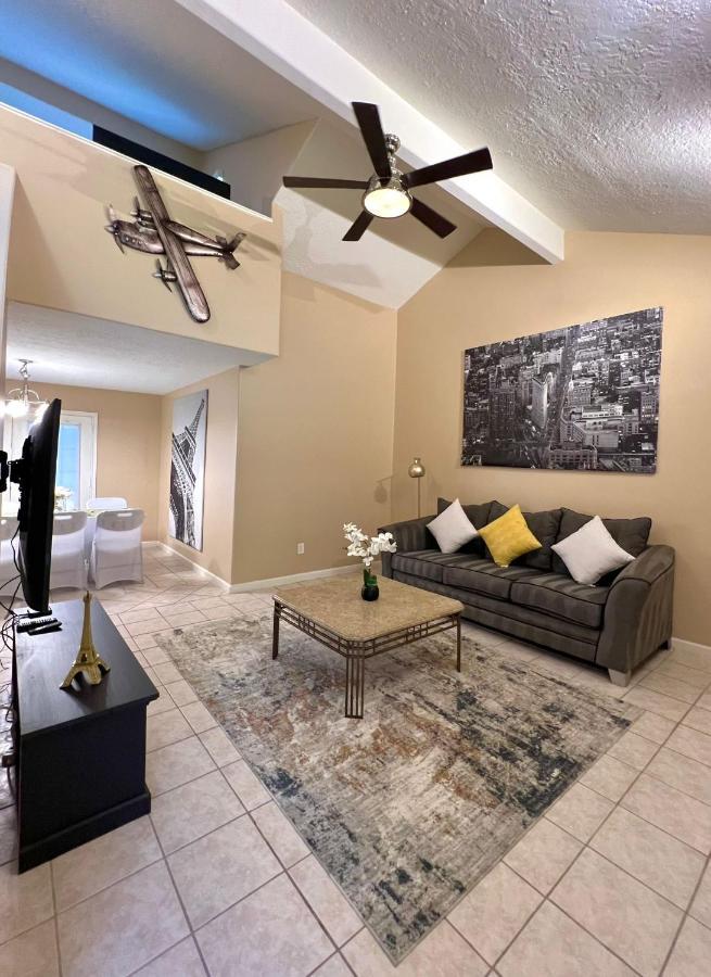 Centrally Located Houston Retreat! Sleeps 8, 10 Min To Downtown, Free Parking エクステリア 写真