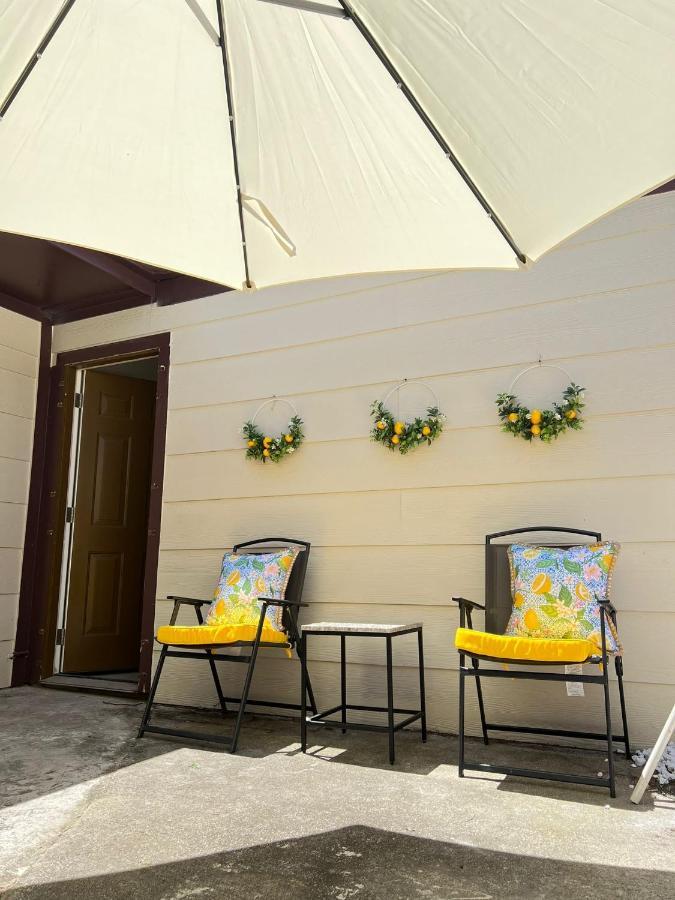 Centrally Located Houston Retreat! Sleeps 8, 10 Min To Downtown, Free Parking エクステリア 写真